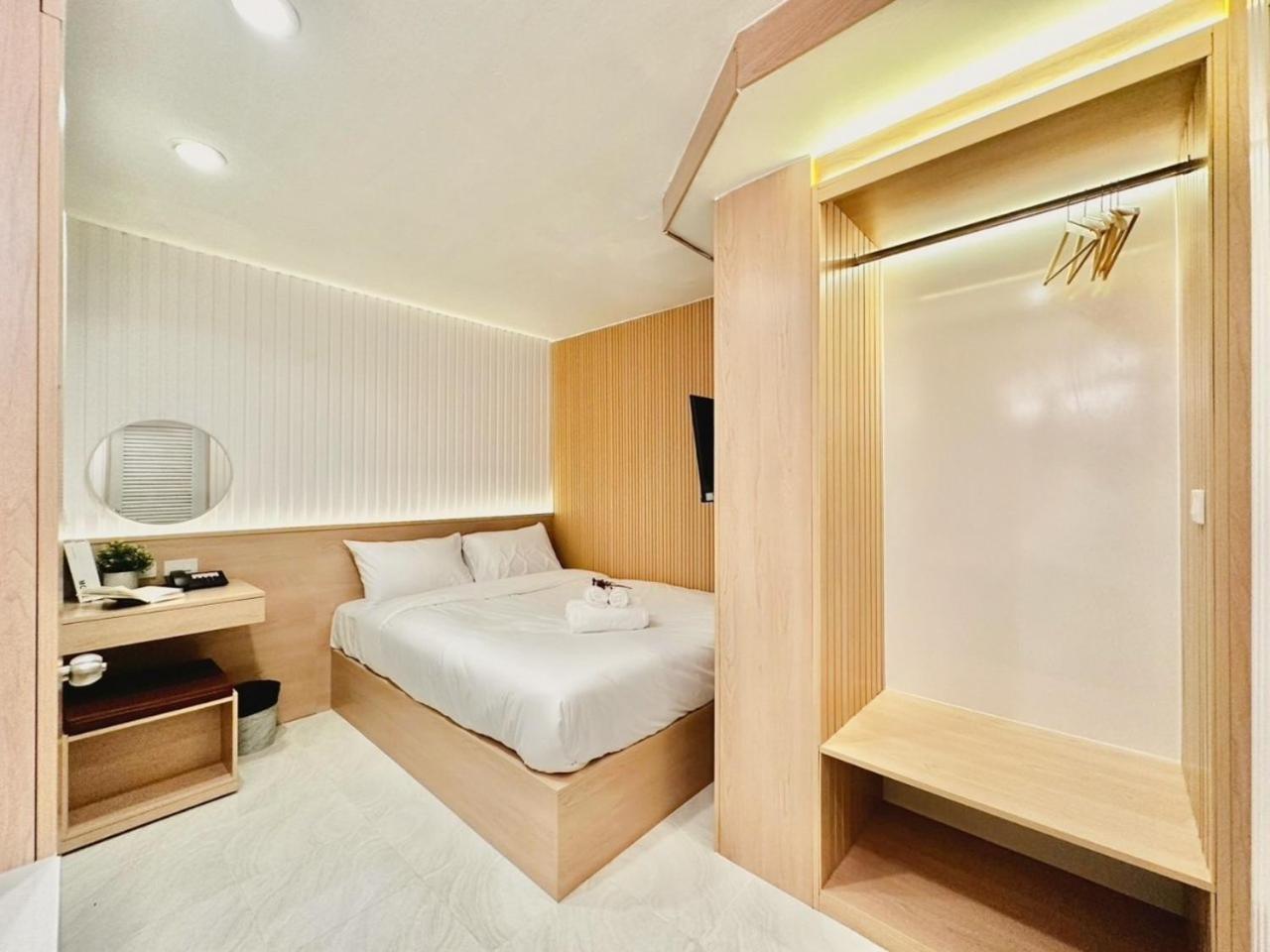 Thrive Hotel Бангкок Экстерьер фото